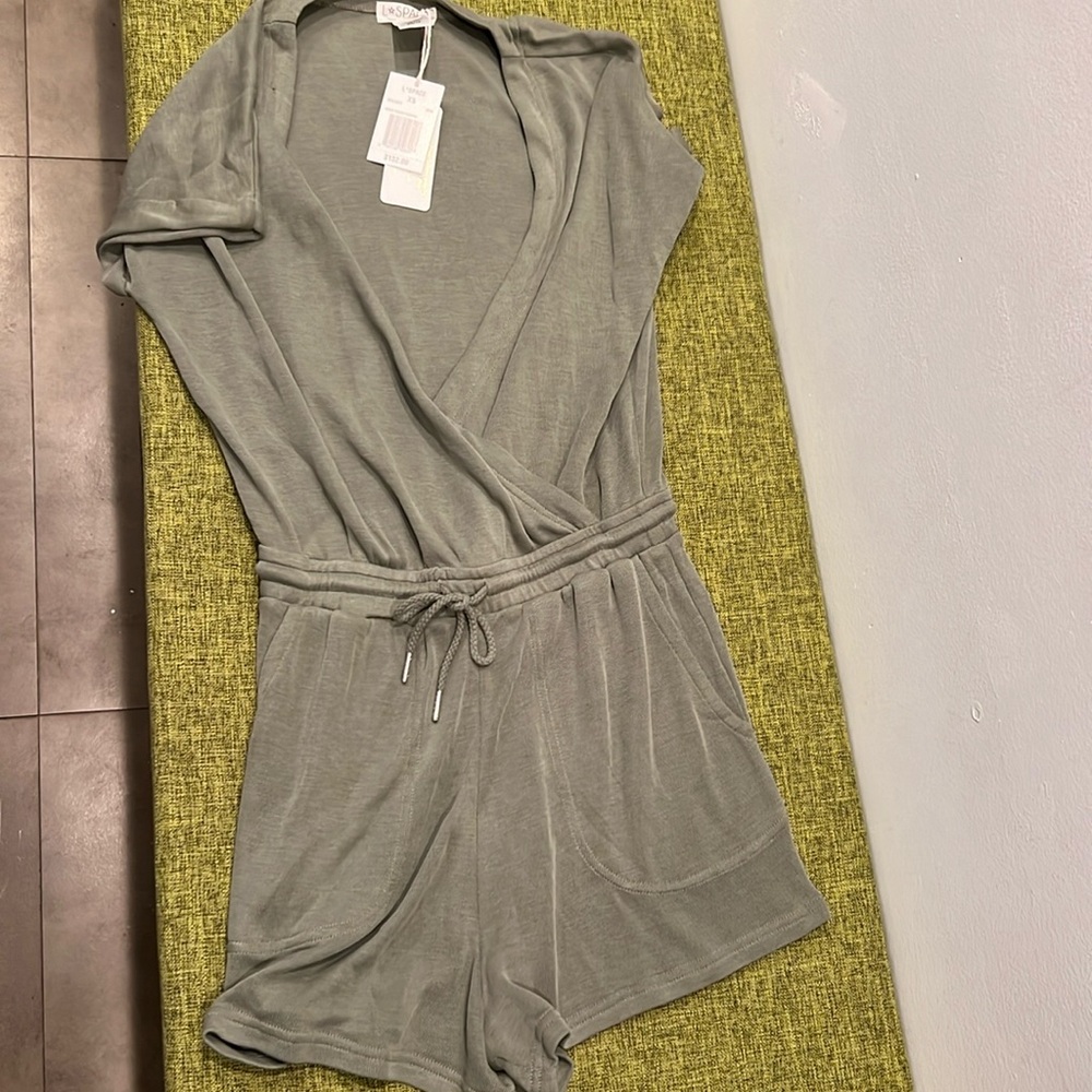 l Space short sleeve short jumper, olive green